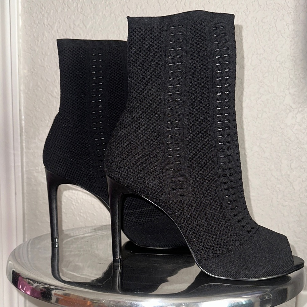 Charles By Charles David Black Heeled Boots